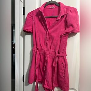 Vibrant Pink Short-Sleeve Romper with snaps and cap sleeves size Medium